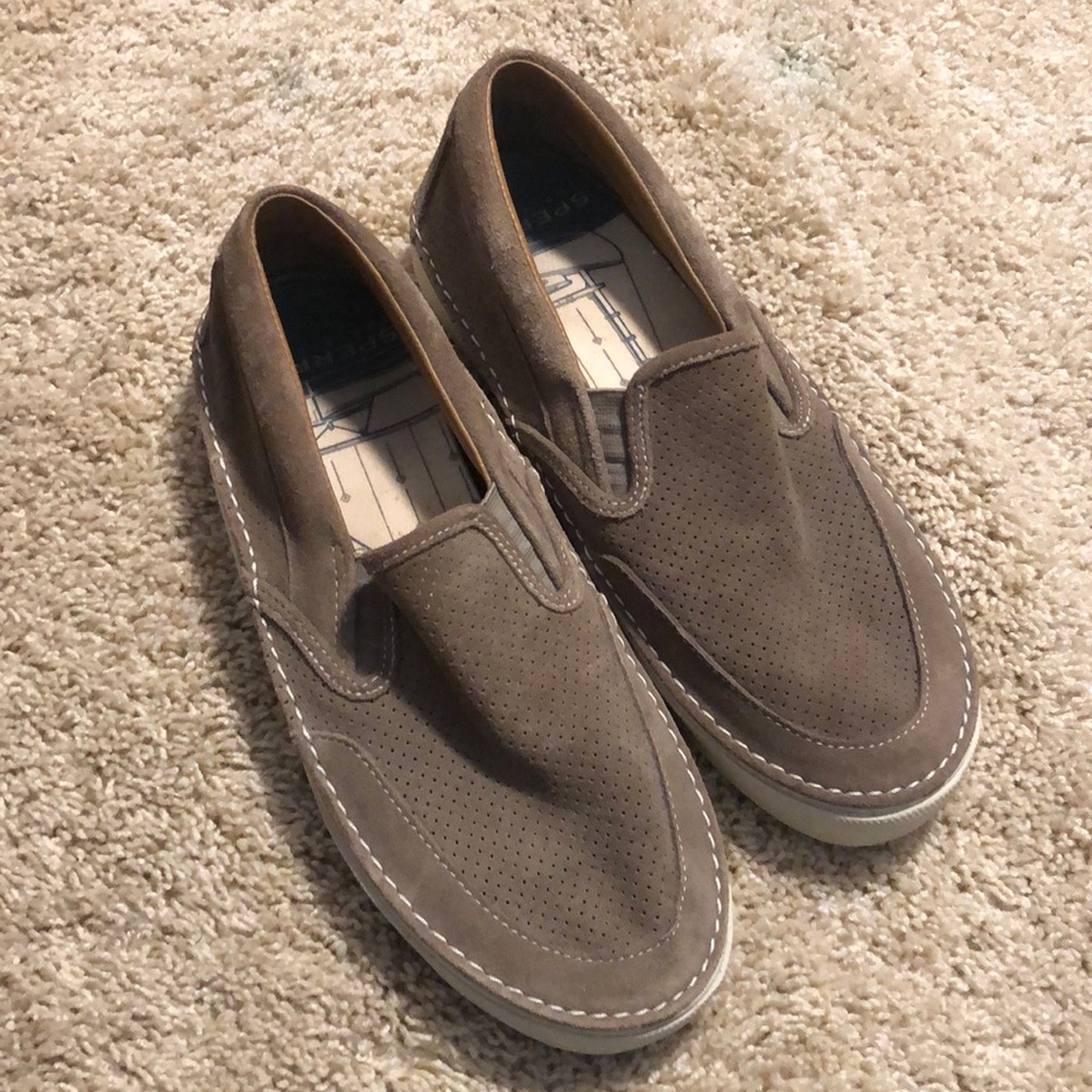 side on brown sperry’s